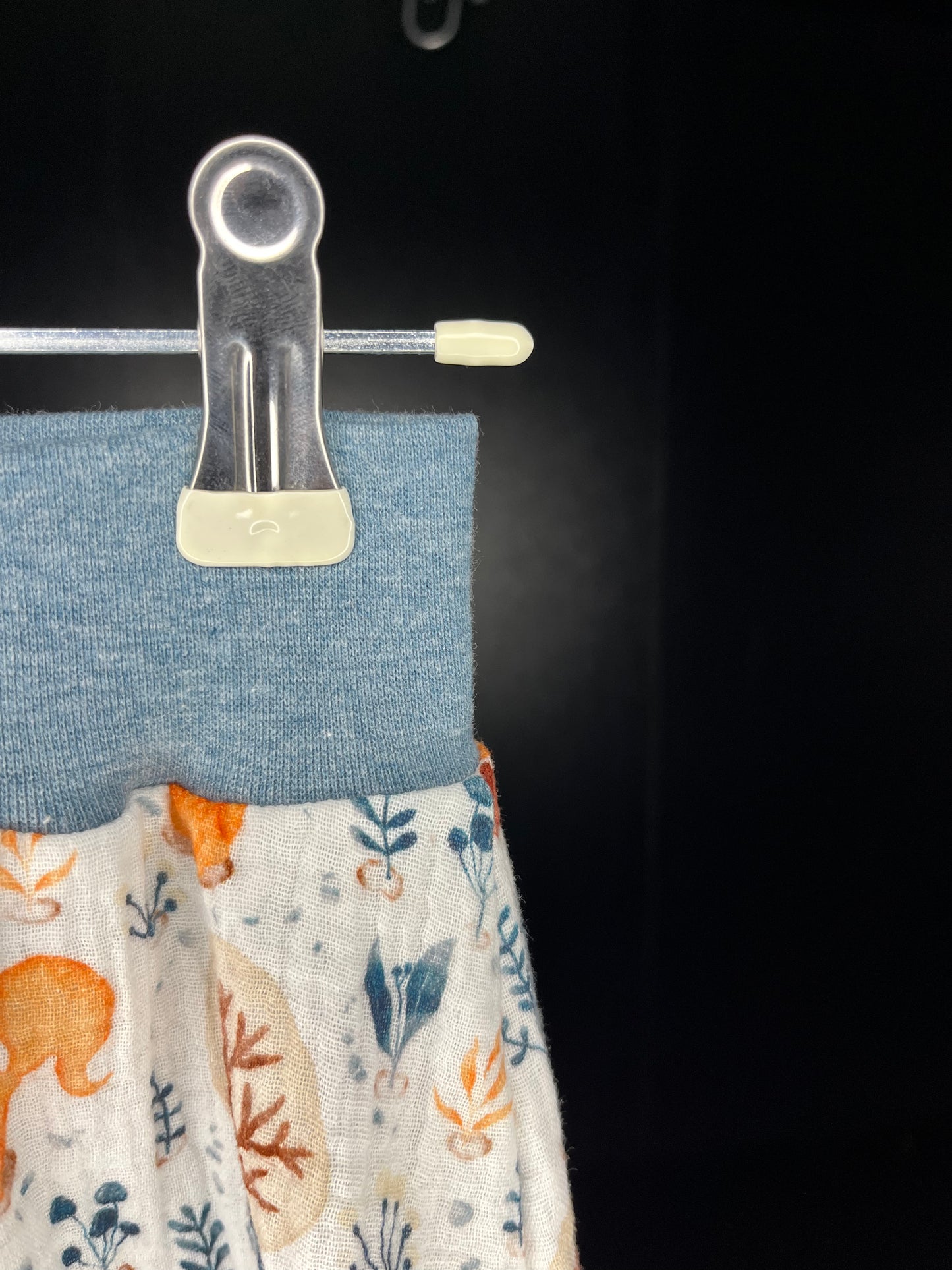 Sommer Pumphose mit Eichhörnchen in weiß