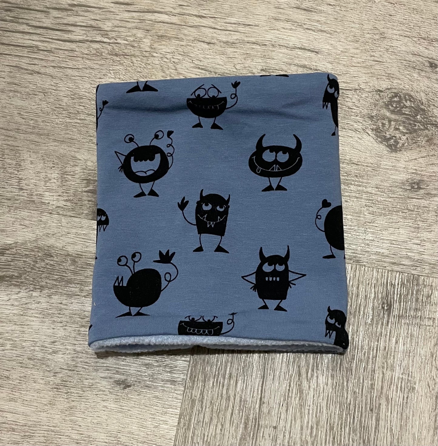Kuscheliger Loopschal Monster